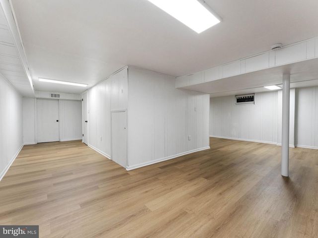 1 BRONWOOD DR, Voorhees, NJ 08043
