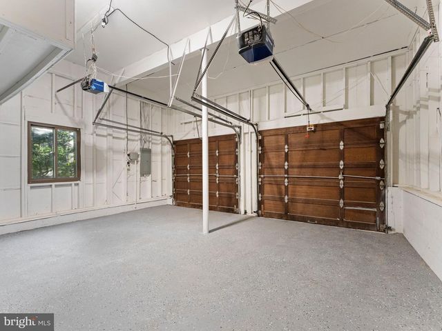 1 BRONWOOD DR, Voorhees, NJ 08043