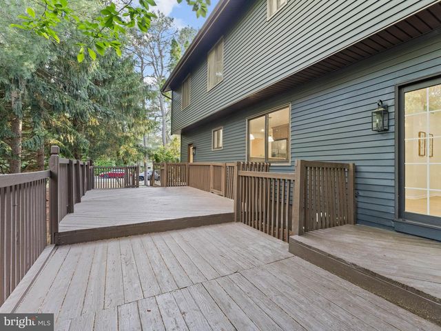 1 BRONWOOD DR, Voorhees, NJ 08043