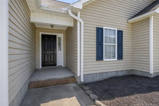 214 Quarry Lane, Raeford, NC 28376