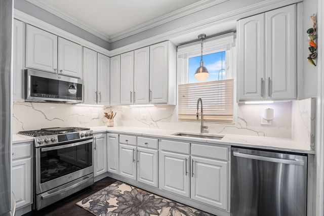2140 N Winchester Avenue 6, Chicago, IL 60614