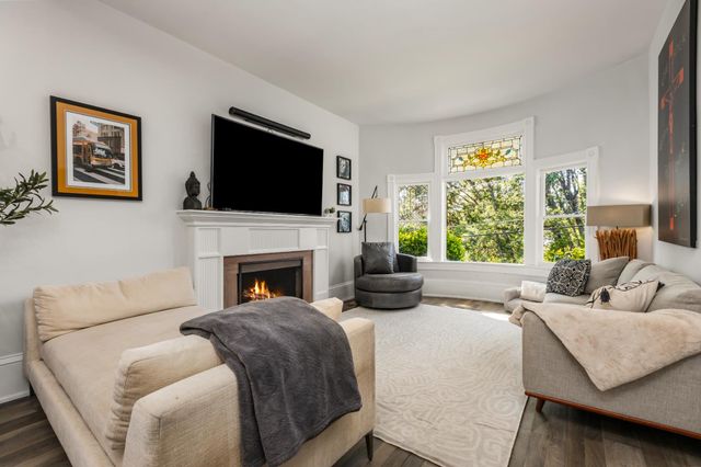 211 Prospect St, Nevada City, CA 95959