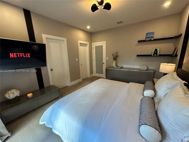 7700 Coquina Dr, North Bay Village, FL 33141