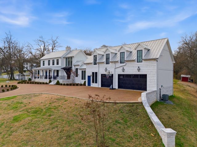 1747 Old Natchez Trce, Franklin, TN 37069