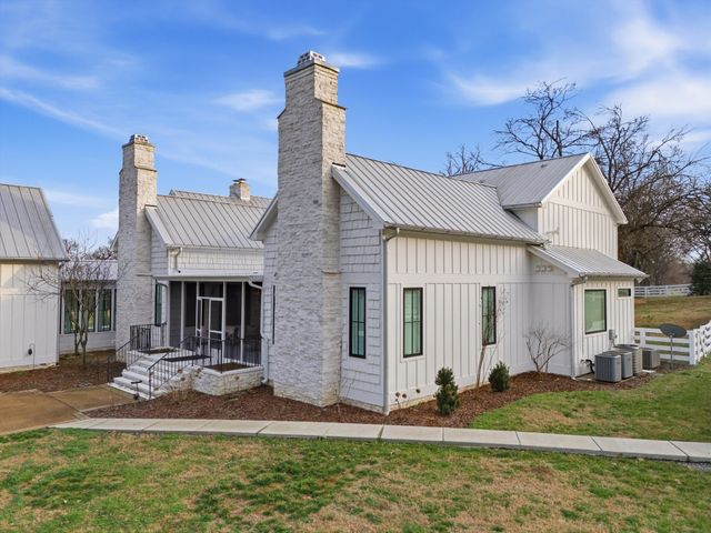 1747 Old Natchez Trce, Franklin, TN 37069