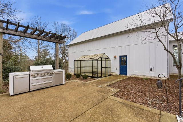 1747 Old Natchez Trce, Franklin, TN 37069