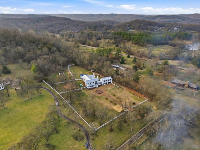 1747 Old Natchez Trce, Franklin, TN 37069