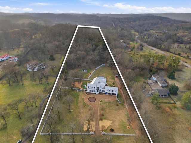 1747 Old Natchez Trce, Franklin, TN 37069