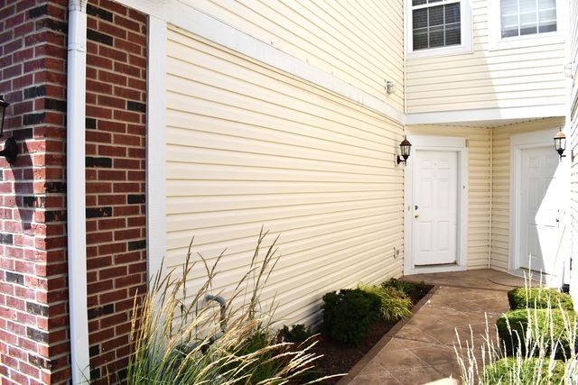 1973 W Crestview Circle, Romeoville, IL 60446