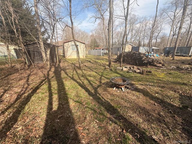 8 Essex Lane, Fallsburg, NY 12759