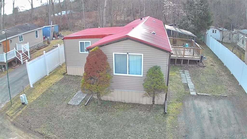 8 Essex Lane, Fallsburg, NY 12759