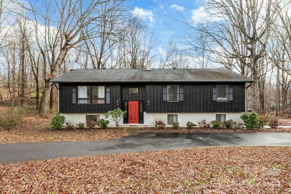 238 Ledbetter Road, Arden, NC 28704