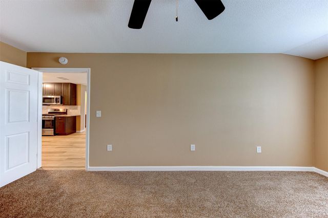 100 18th Avenue N, Texas City, TX 77590