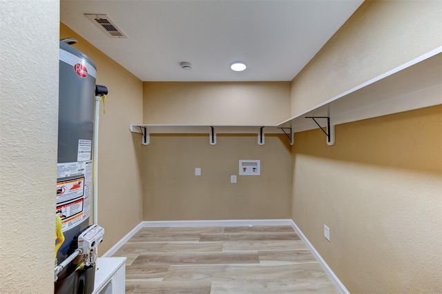 100 18th Avenue N, Texas City, TX 77590