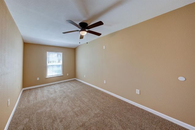 100 18th Avenue N, Texas City, TX 77590