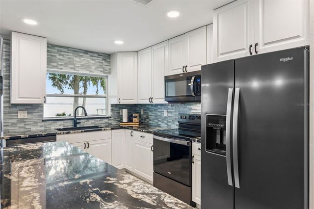 1000 N LAKESHORE BOULEVARD, Howey In The Hills, FL 34737