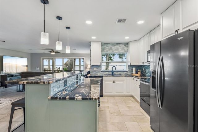 1000 N LAKESHORE BOULEVARD, Howey In The Hills, FL 34737