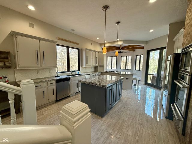 8191 S Bayview Court, Trafalgar, IN 46181