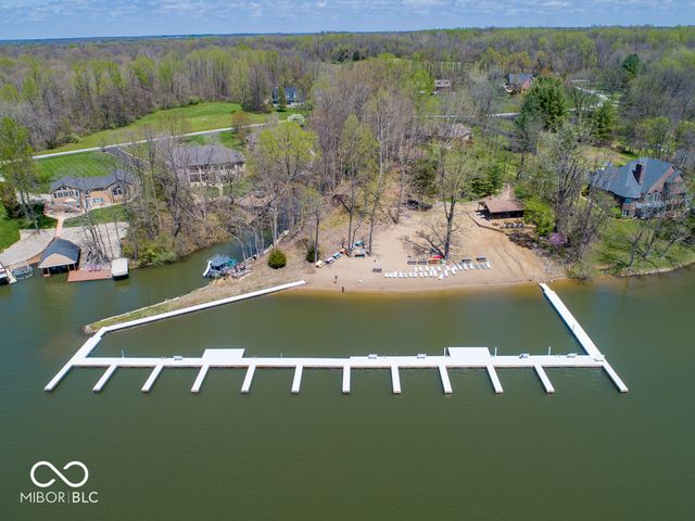 8191 S Bayview Court, Trafalgar, IN 46181