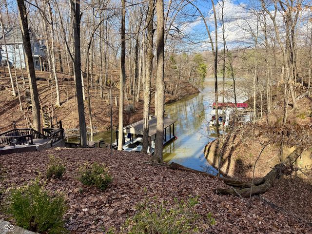 8191 S Bayview Court, Trafalgar, IN 46181