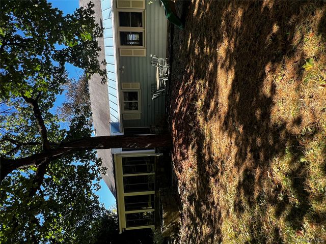 21 Robert Road, Poughkeepsie, NY 12603