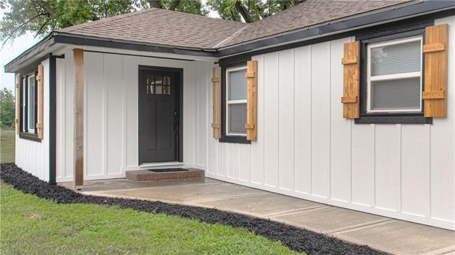 19807 NE 192ND Street, Holt, MO 64048