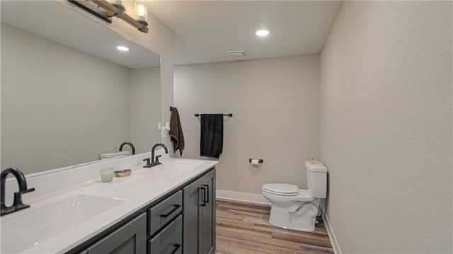 19807 NE 192ND Street, Holt, MO 64048