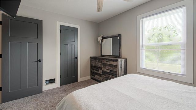 19807 NE 192ND Street, Holt, MO 64048