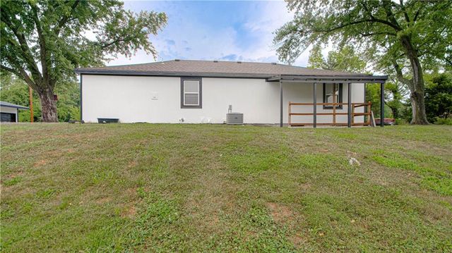 19807 NE 192ND Street, Holt, MO 64048