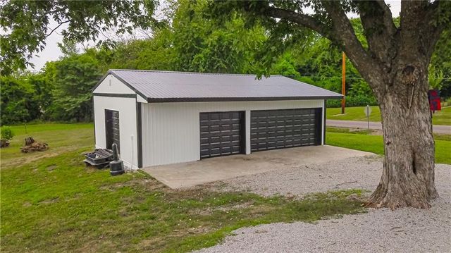 19807 NE 192ND Street, Holt, MO 64048