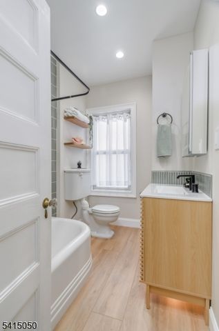 132 W 6Th Ave, Roselle Boro, NJ 07203