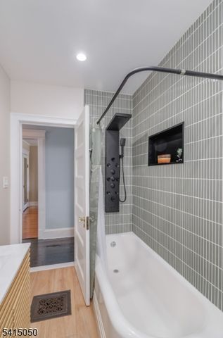 132 W 6Th Ave, Roselle Boro, NJ 07203