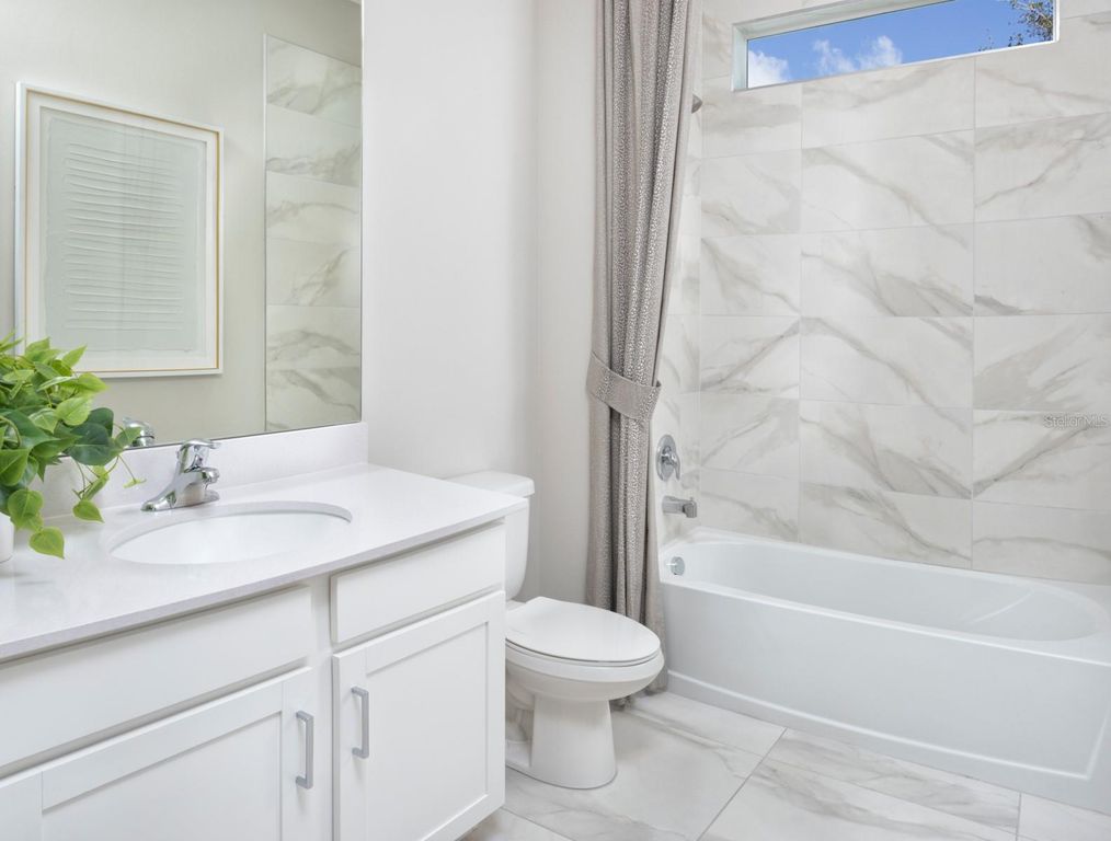 Image 5 of property listing at 11755 STARBRIGHT PATH, Venice, FL 34293