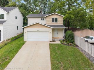 1020 Oregon Boulevard, Waterford Charter Township, MI 48327
