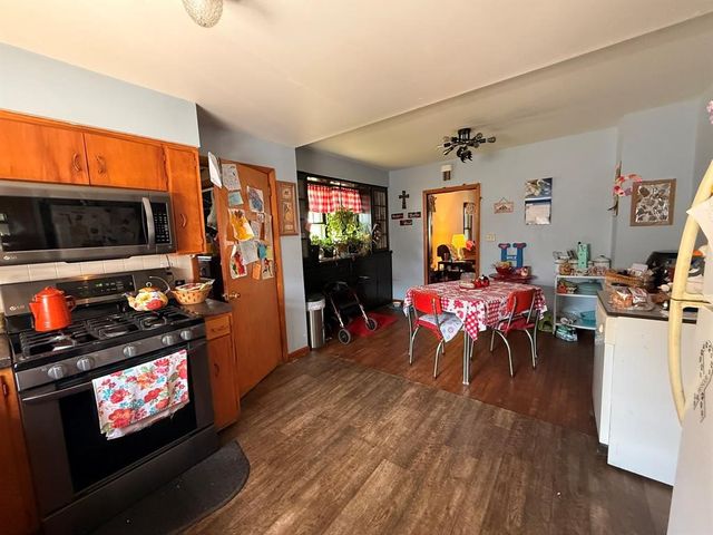 1002 8th Avenue E, Oskaloosa, IA 52577