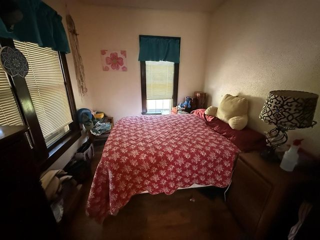 1002 8th Avenue E, Oskaloosa, IA 52577