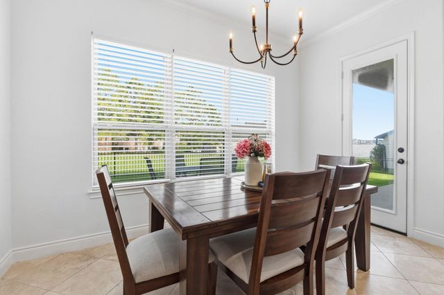 32 Waterford Way, Montgomery, TX 77356