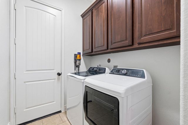 32 Waterford Way, Montgomery, TX 77356