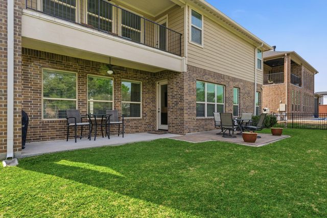 32 Waterford Way, Montgomery, TX 77356