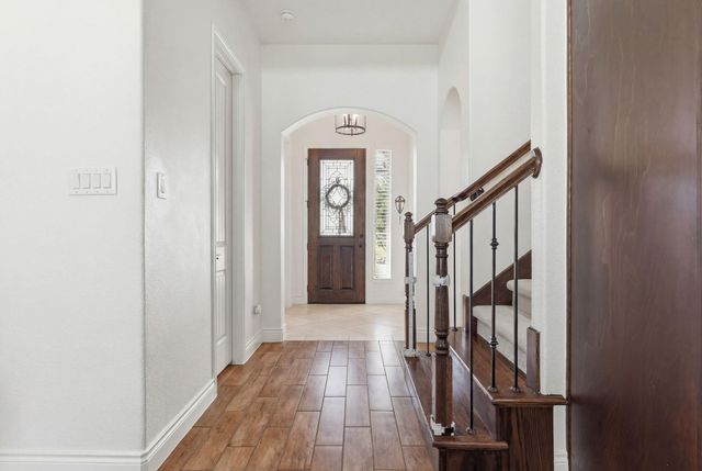 32 Waterford Way, Montgomery, TX 77356