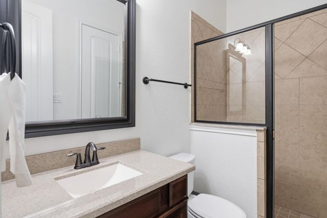 32 Waterford Way, Montgomery, TX 77356