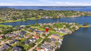 32 Waterford Way, Montgomery, TX 77356