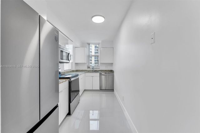 770 Claughton Island Dr 1401, Miami, FL 33131