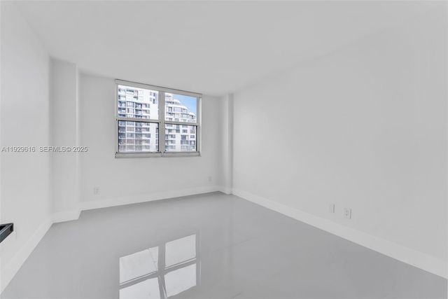 770 Claughton Island Dr 1401, Miami, FL 33131