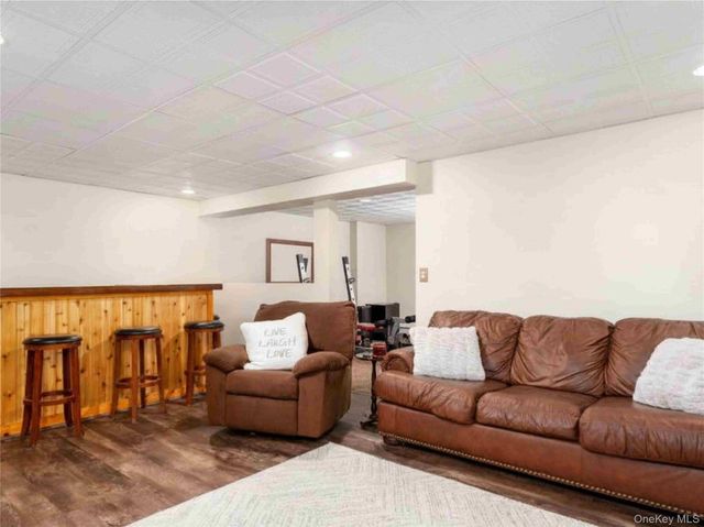 3 Mirabelle Court, Mount Sinai, NY 11766