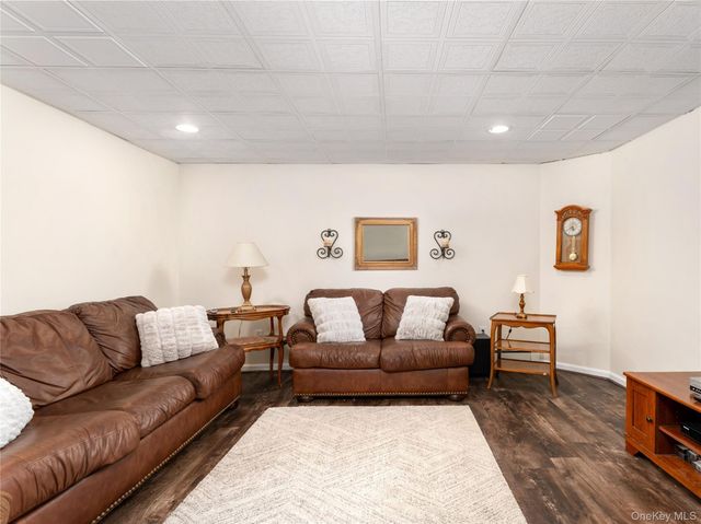 3 Mirabelle Court, Mount Sinai, NY 11766
