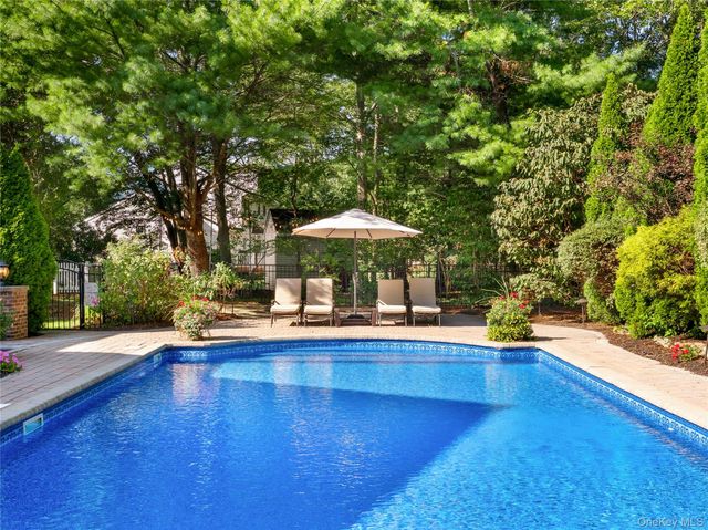 3 Mirabelle Court, Mount Sinai, NY 11766
