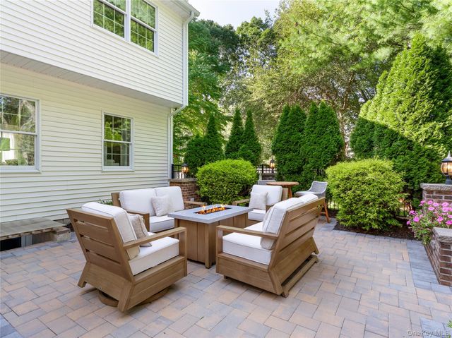 3 Mirabelle Court, Mount Sinai, NY 11766