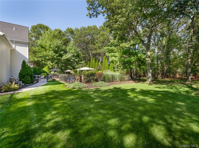 3 Mirabelle Court, Mount Sinai, NY 11766