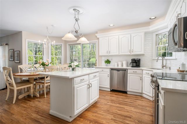 3 Mirabelle Court, Mount Sinai, NY 11766